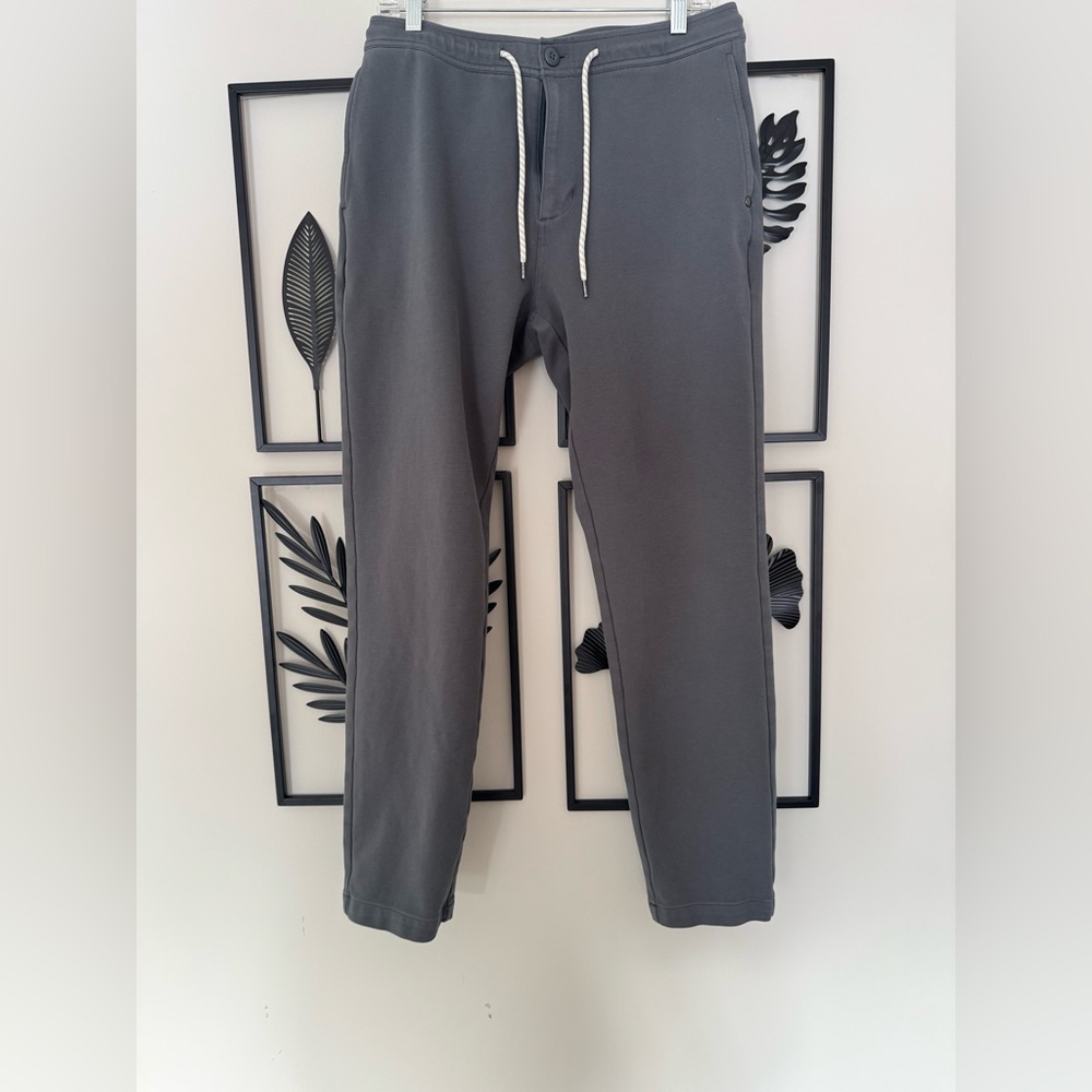 Vuori Men's Gray Jogger Sweatpants with Drawstring